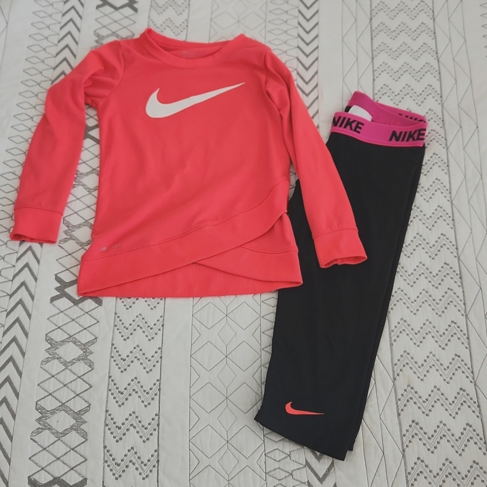 Nike Kids Girls long sleeve & Leggings